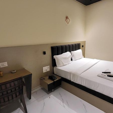 Fabhotel Prime Land - Nr Bkc มุมไบ ภายนอก รูปภาพ